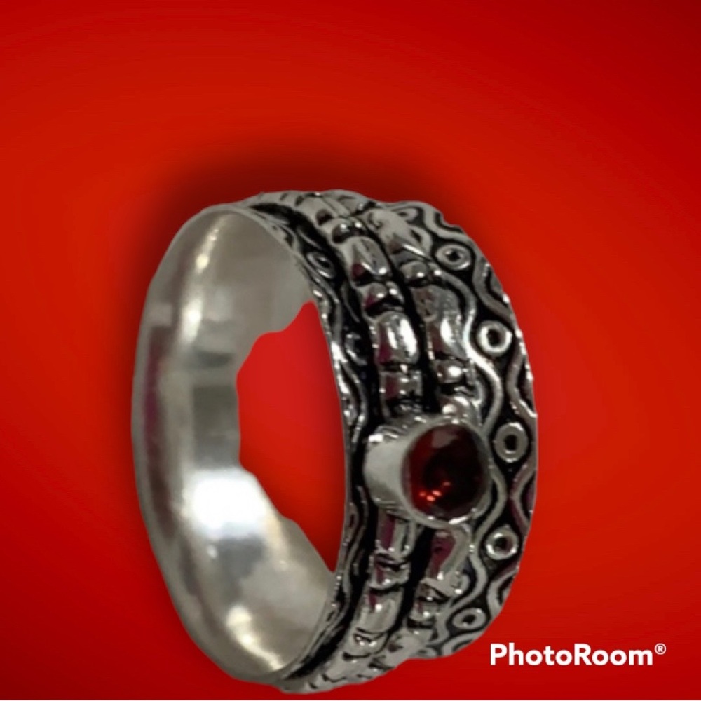 RING LADIES’SIZE 10 GARNET IN .925 SILVER SPINNER(2)